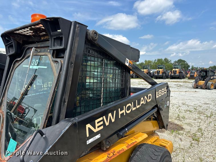 image for item ER3256 1996 New Holland LX 885 skid steer loader