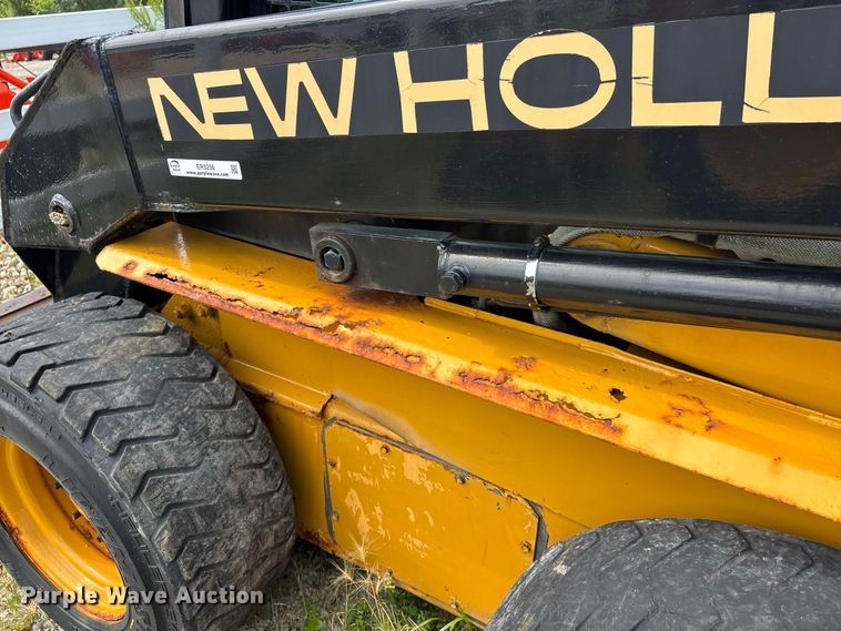 image for item ER3256 1996 New Holland LX 885 skid steer loader
