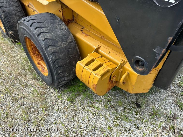 image for item ER3256 1996 New Holland LX 885 skid steer loader