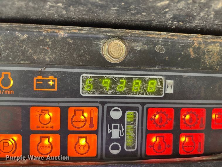 image for item ER3256 1996 New Holland LX 885 skid steer loader