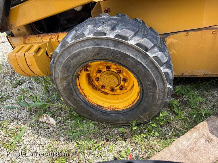 image for item ER3256 1996 New Holland LX 885 skid steer loader