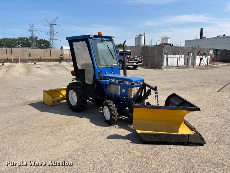 image for item ER3258 1991 Ford 1220 MFWD tractor
