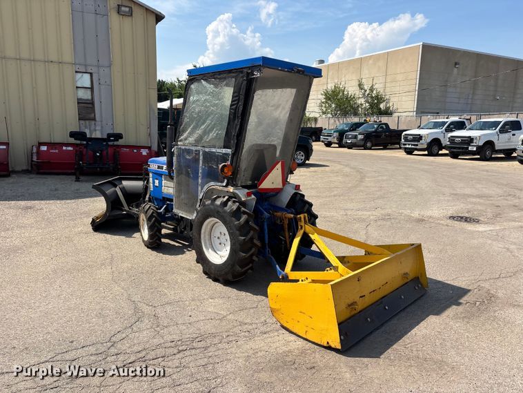image for item ER3258 1991 Ford 1220 MFWD tractor