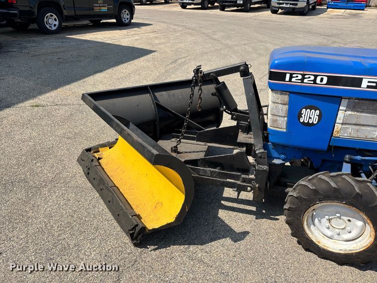 image for item ER3258 1991 Ford 1220 MFWD tractor