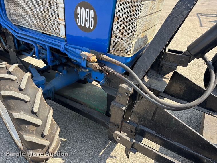 image for item ER3258 1991 Ford 1220 MFWD tractor