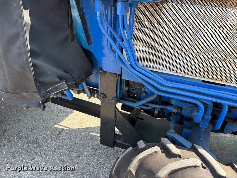 image for item ER3258 1991 Ford 1220 MFWD tractor