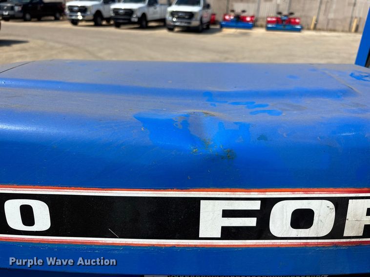 image for item ER3258 1991 Ford 1220 MFWD tractor