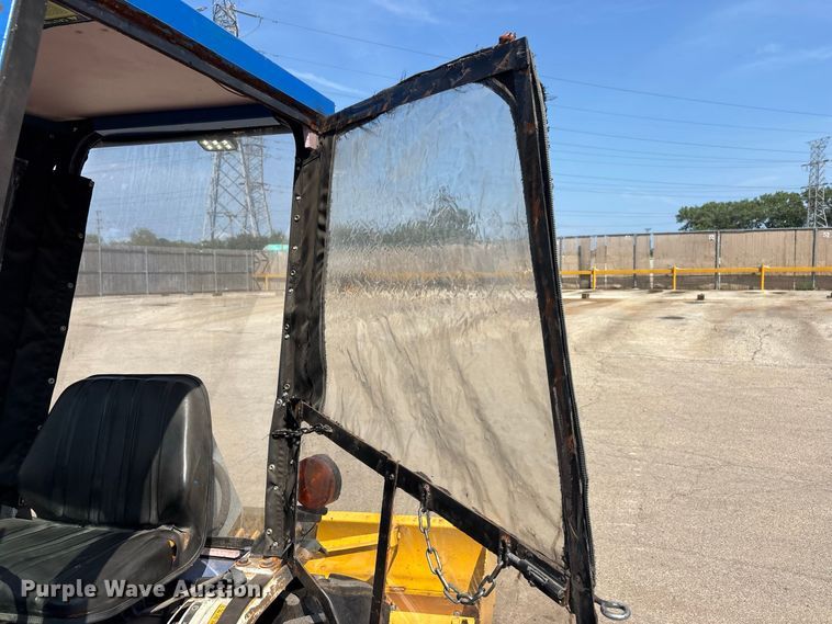 image for item ER3258 1991 Ford 1220 MFWD tractor