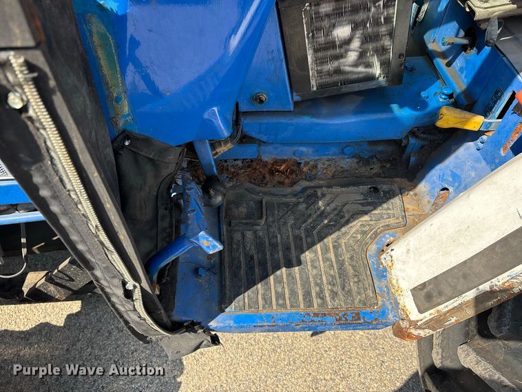 image for item ER3258 1991 Ford 1220 MFWD tractor