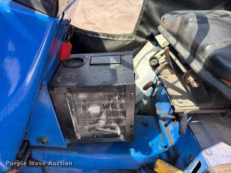 image for item ER3258 1991 Ford 1220 MFWD tractor