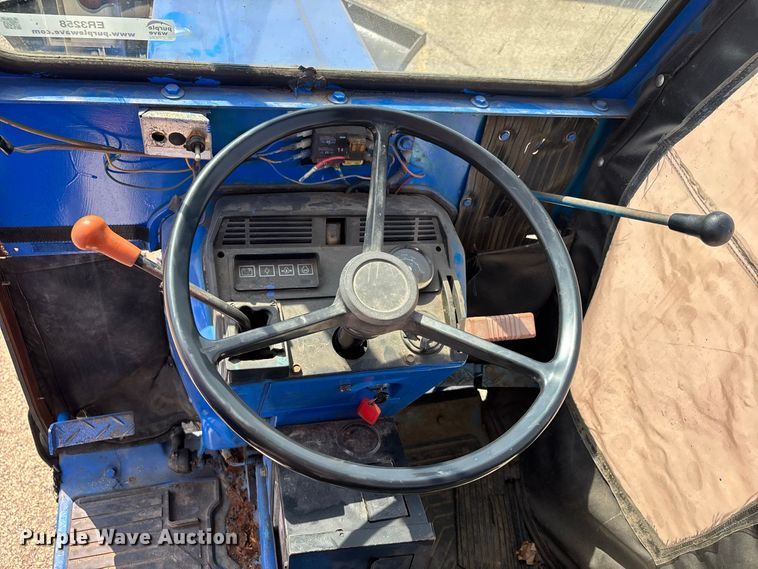 image for item ER3258 1991 Ford 1220 MFWD tractor