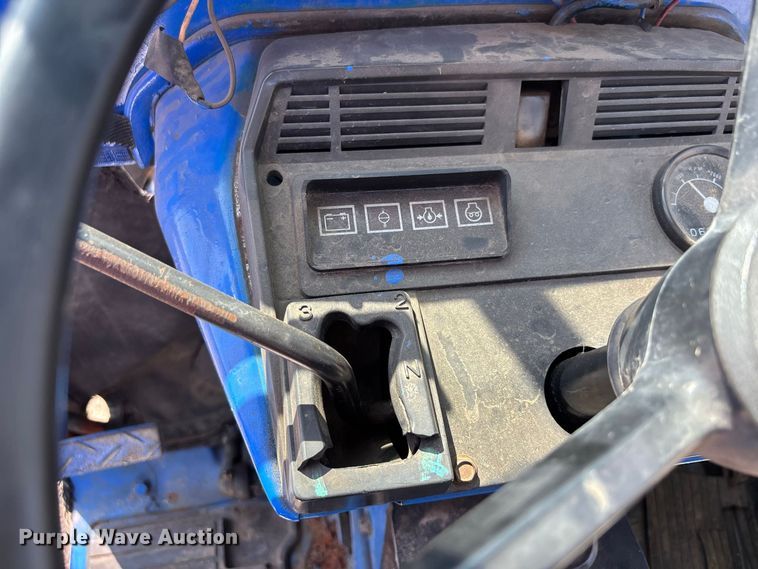 image for item ER3258 1991 Ford 1220 MFWD tractor
