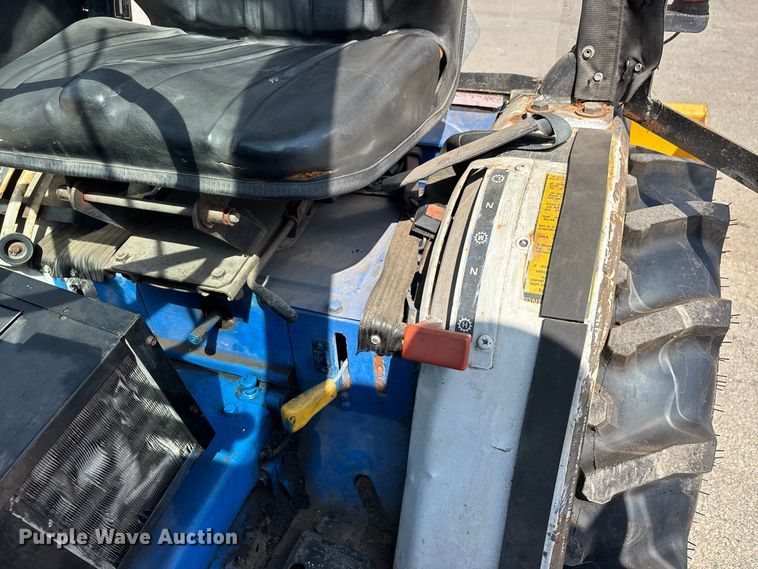 image for item ER3258 1991 Ford 1220 MFWD tractor
