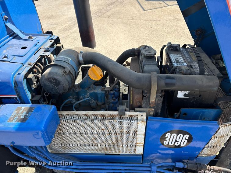 image for item ER3258 1991 Ford 1220 MFWD tractor