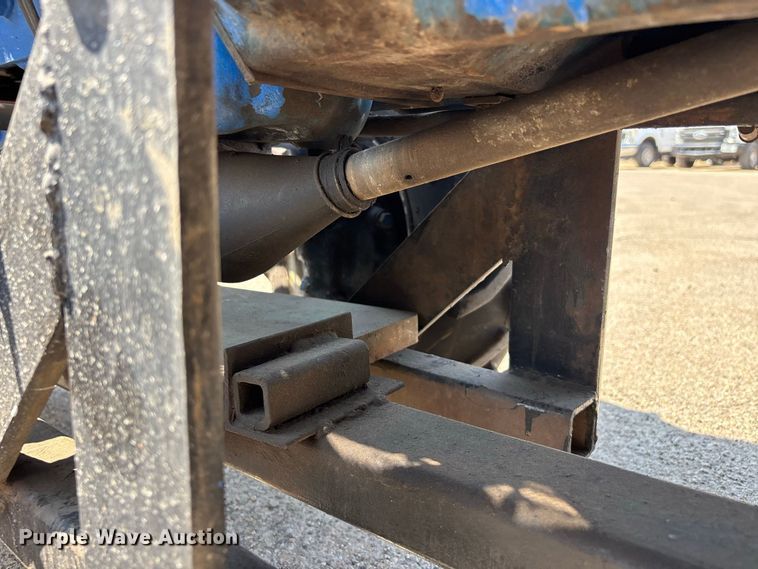 image for item ER3258 1991 Ford 1220 MFWD tractor