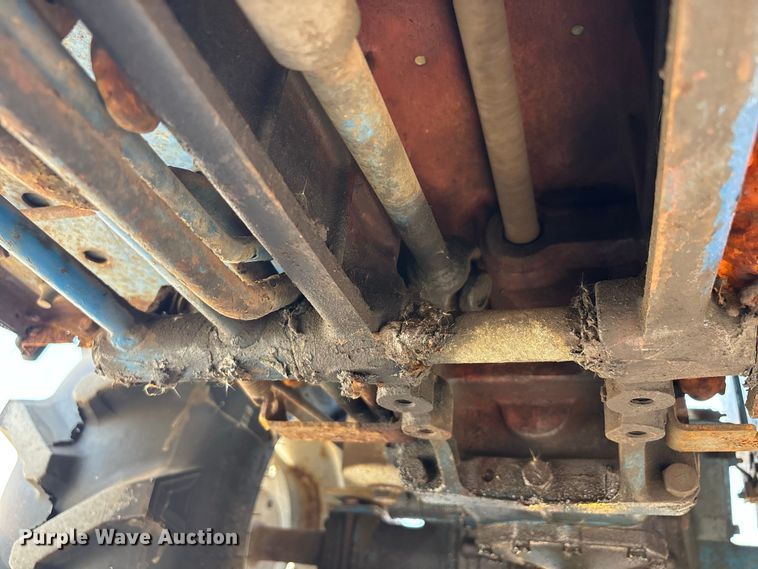 image for item ER3258 1991 Ford 1220 MFWD tractor