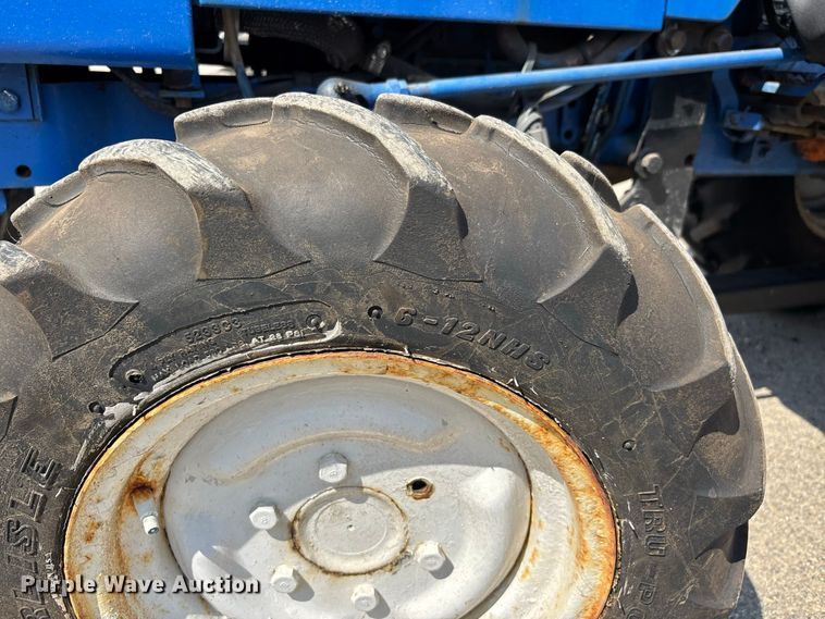 image for item ER3258 1991 Ford 1220 MFWD tractor