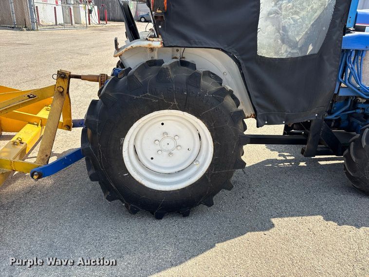 image for item ER3258 1991 Ford 1220 MFWD tractor