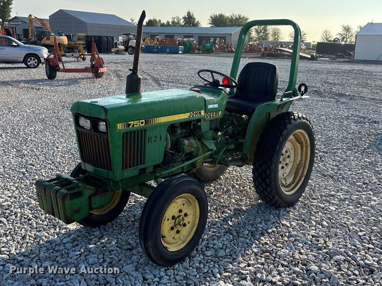 image for item ER3261 1985 John Deere 750 tractor