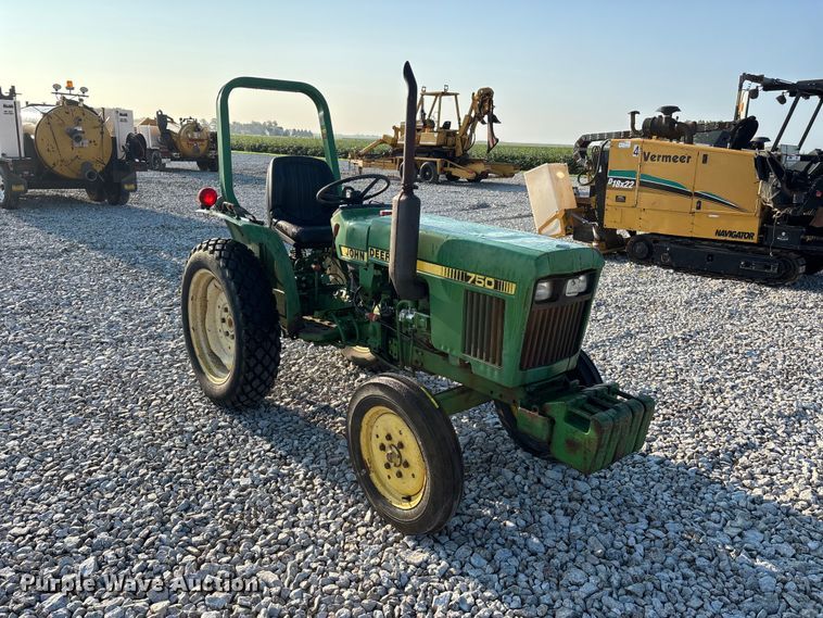 image for item ER3261 1985 John Deere 750 tractor