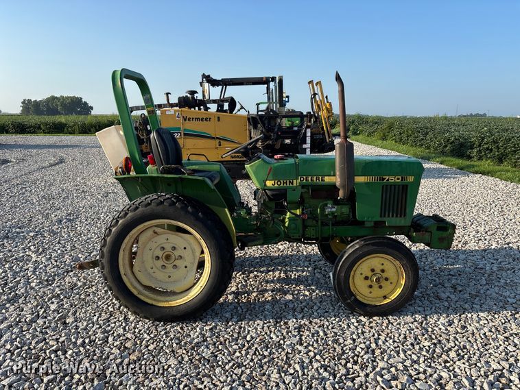 image for item ER3261 1985 John Deere 750 tractor