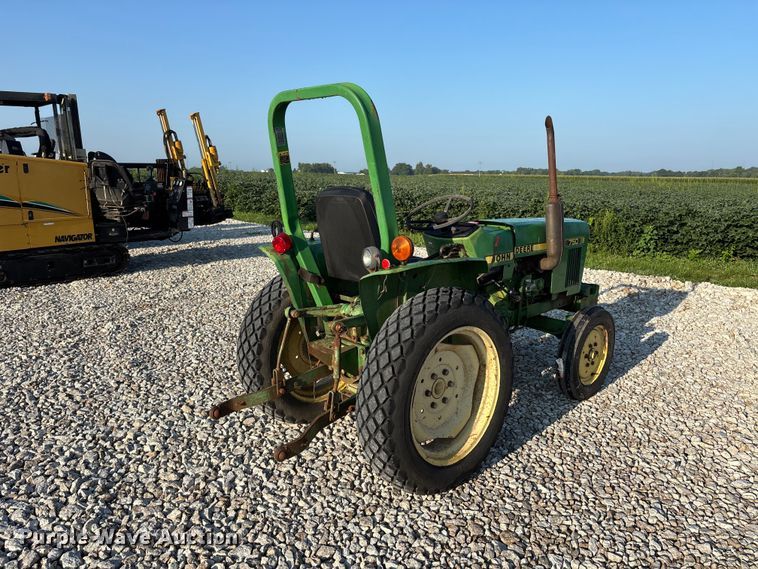 image for item ER3261 1985 John Deere 750 tractor