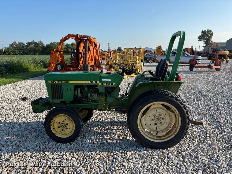 image for item ER3261 1985 John Deere 750 tractor