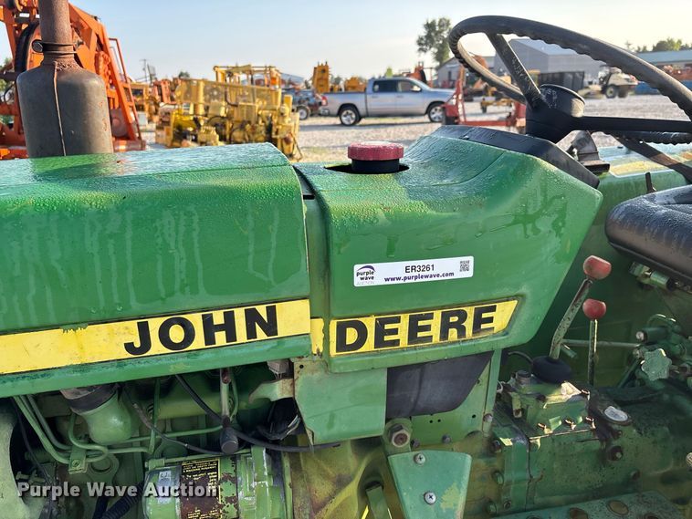 image for item ER3261 1985 John Deere 750 tractor