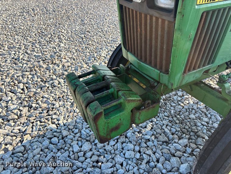 image for item ER3261 1985 John Deere 750 tractor