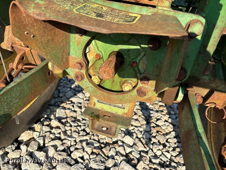 image for item ER3261 1985 John Deere 750 tractor