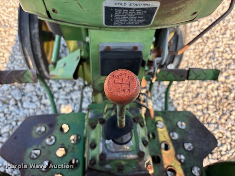 image for item ER3261 1985 John Deere 750 tractor