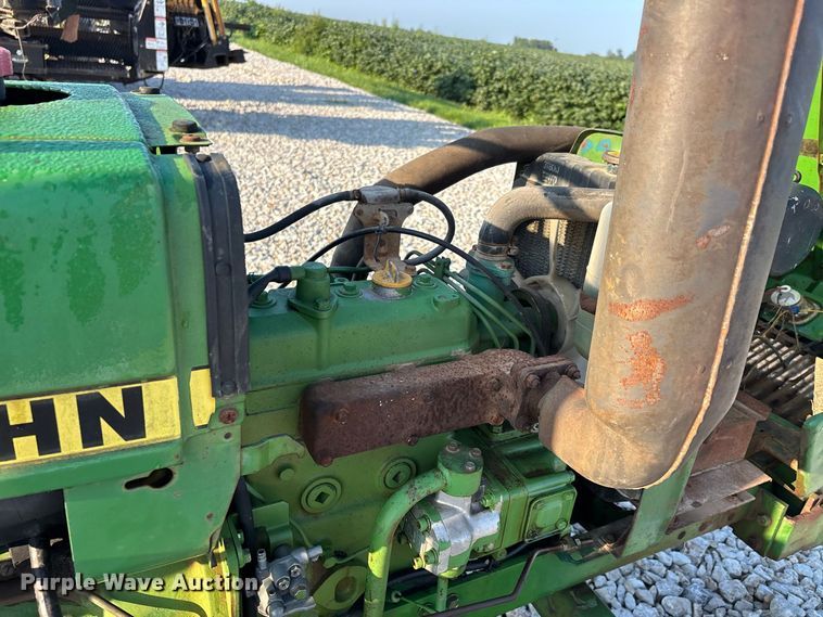 image for item ER3261 1985 John Deere 750 tractor