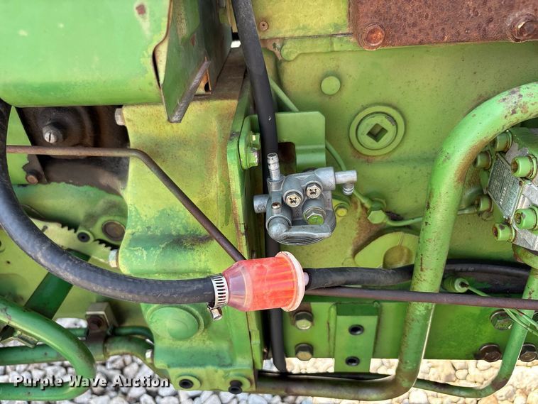 image for item ER3261 1985 John Deere 750 tractor