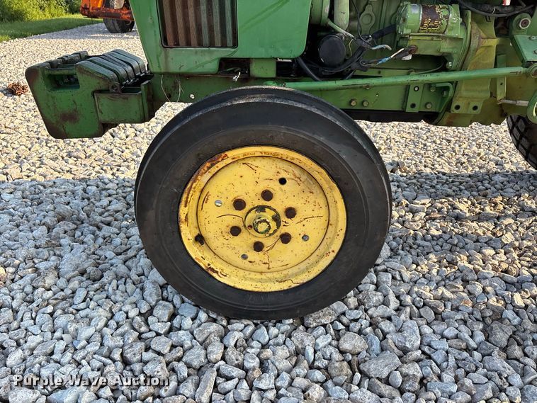image for item ER3261 1985 John Deere 750 tractor