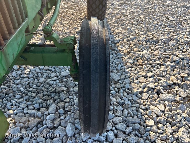 image for item ER3261 1985 John Deere 750 tractor