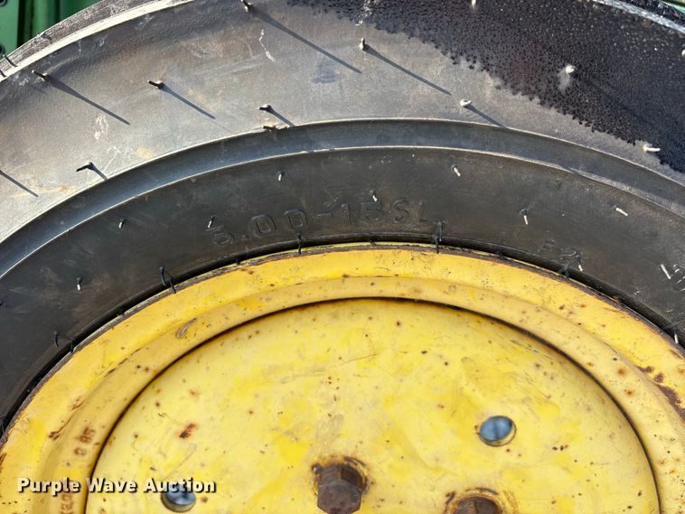 image for item ER3261 1985 John Deere 750 tractor