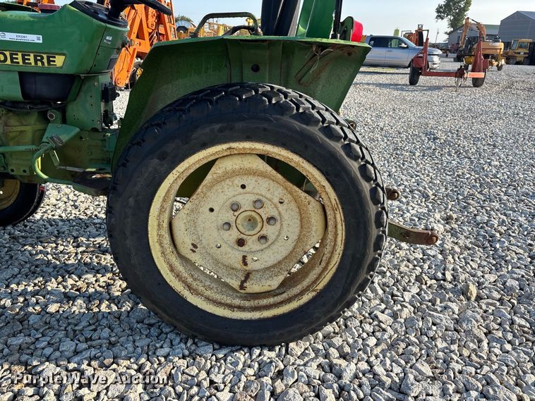 image for item ER3261 1985 John Deere 750 tractor