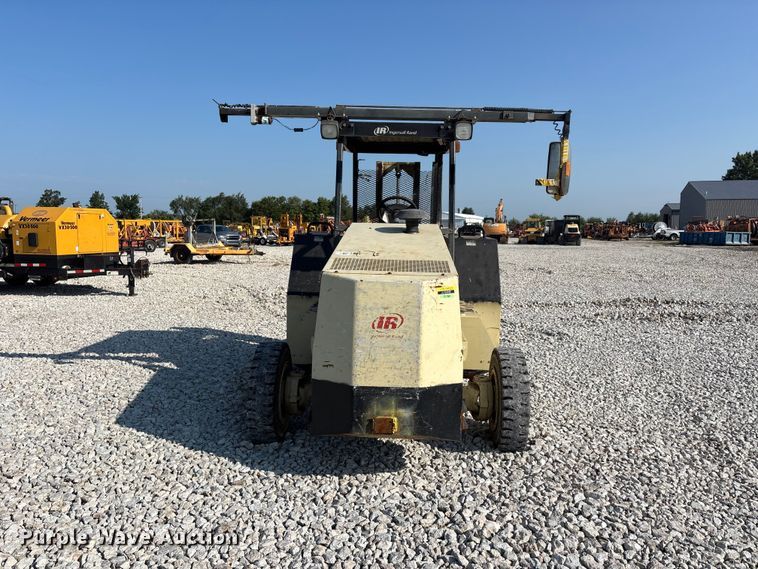 image for item ER3263 Ingersoll Rand T708J forklift
