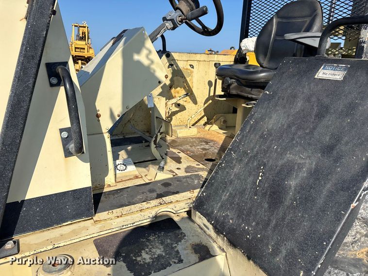 image for item ER3263 Ingersoll Rand T708J forklift
