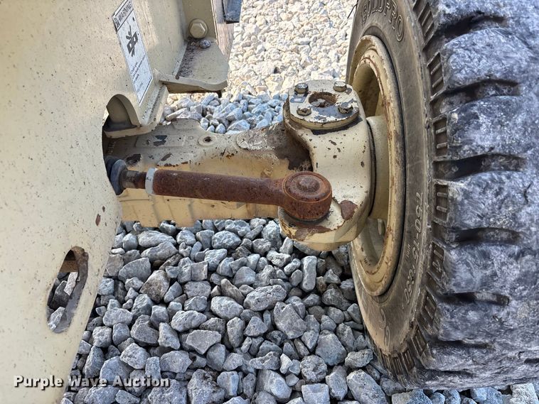 image for item ER3263 Ingersoll Rand T708J forklift