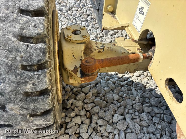 image for item ER3263 Ingersoll Rand T708J forklift