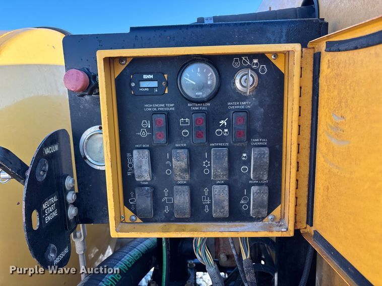 image for item ER3264 2019 Vermeer VX30-500 vacuum excavator