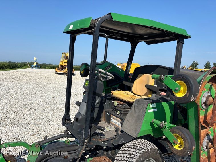 image for item ER3266 John Deere 1600 Turbo lawn mower