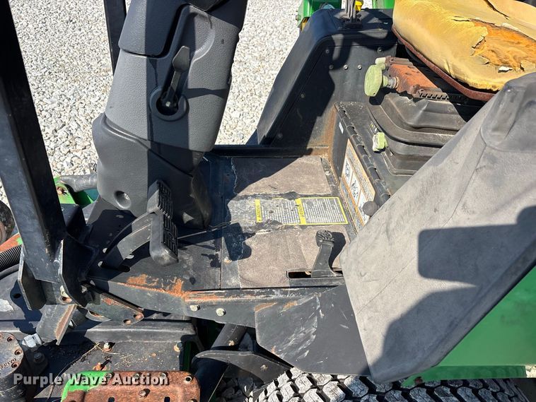 image for item ER3266 John Deere 1600 Turbo lawn mower