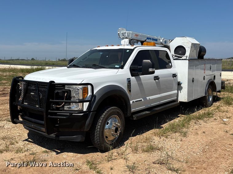 image for item ER3276 2017 Ford F550 utility / service truck