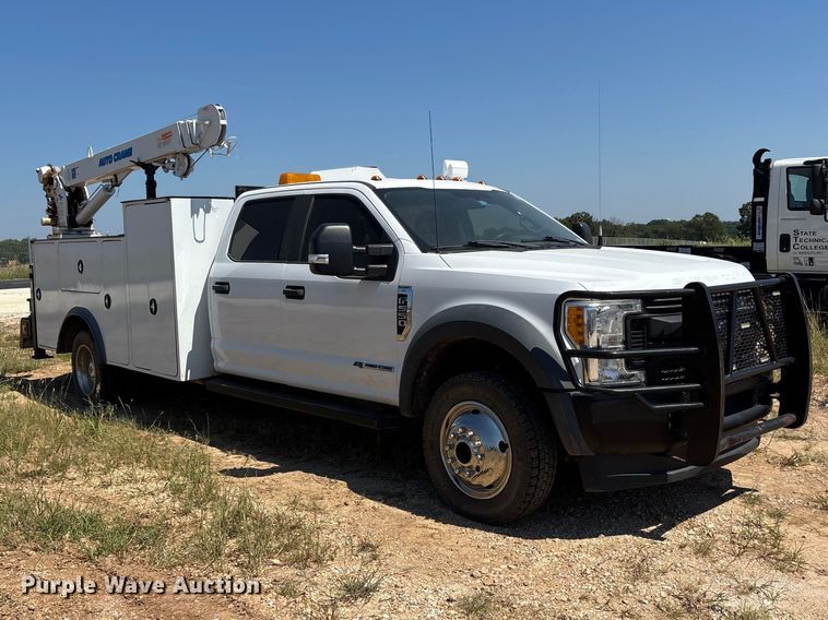 image for item ER3276 2017 Ford F550 utility / service truck