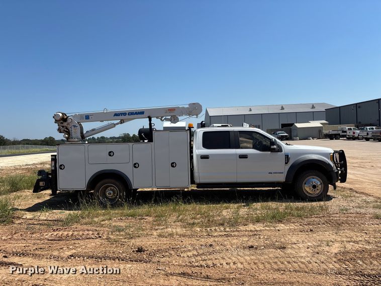 image for item ER3276 2017 Ford F550 utility / service truck