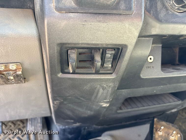image for item ER3276 2017 Ford F550 utility / service truck