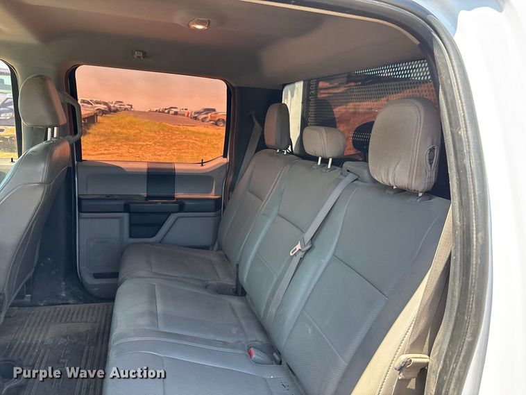 image for item ER3276 2017 Ford F550 utility / service truck