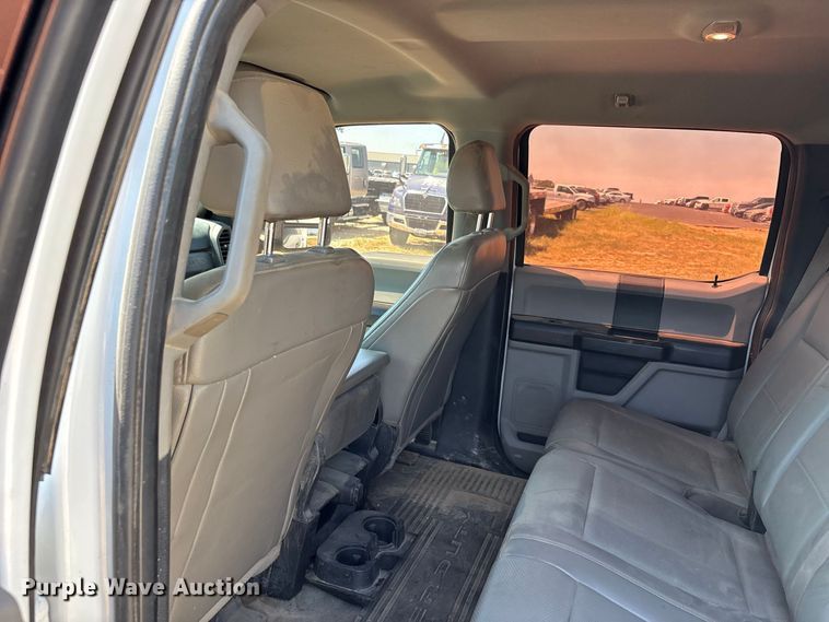 image for item ER3276 2017 Ford F550 utility / service truck